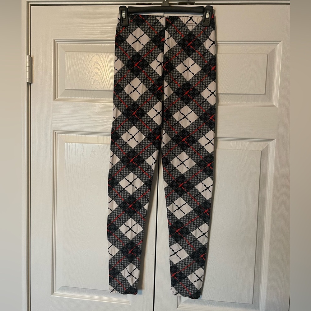 Two Pair Color Pattern Leggings - image 7